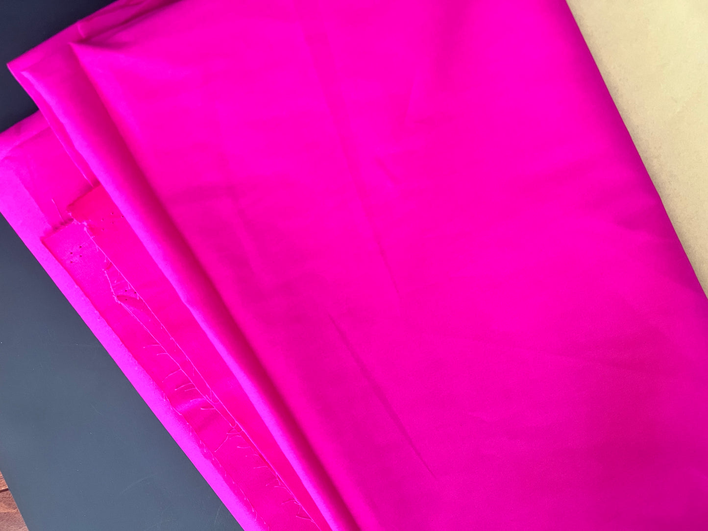 Cotton Twill - Neon Pink 150 X 300 cm